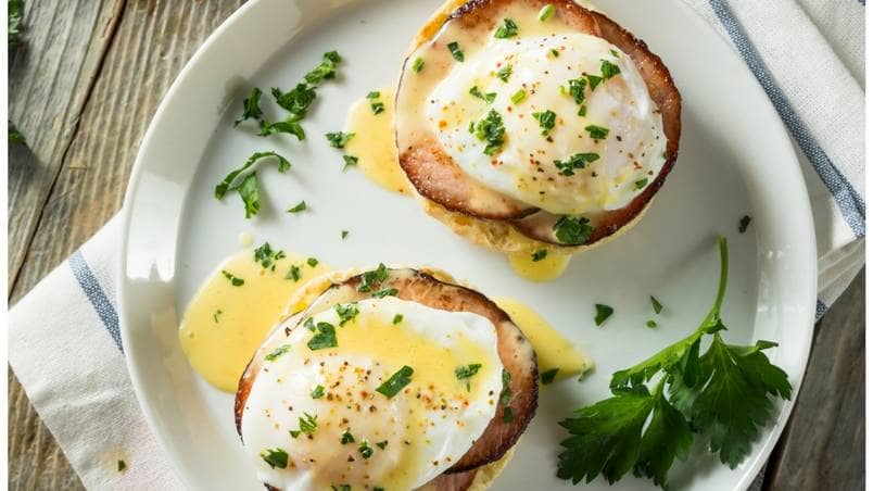 Cynthia’s Eggs Benedict with Peameal Bacon