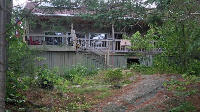 An Off-Grid Muskoka Cottage Built from Scratch