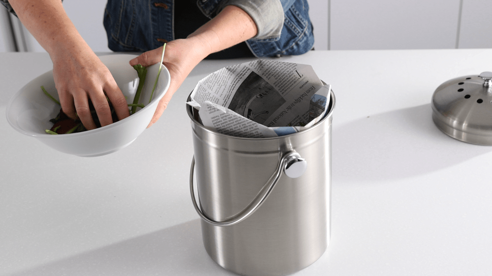 How to Make a Biodegradeable Compost Bin Liner