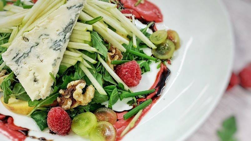 Peppery Greens and Gorgonzola Salad